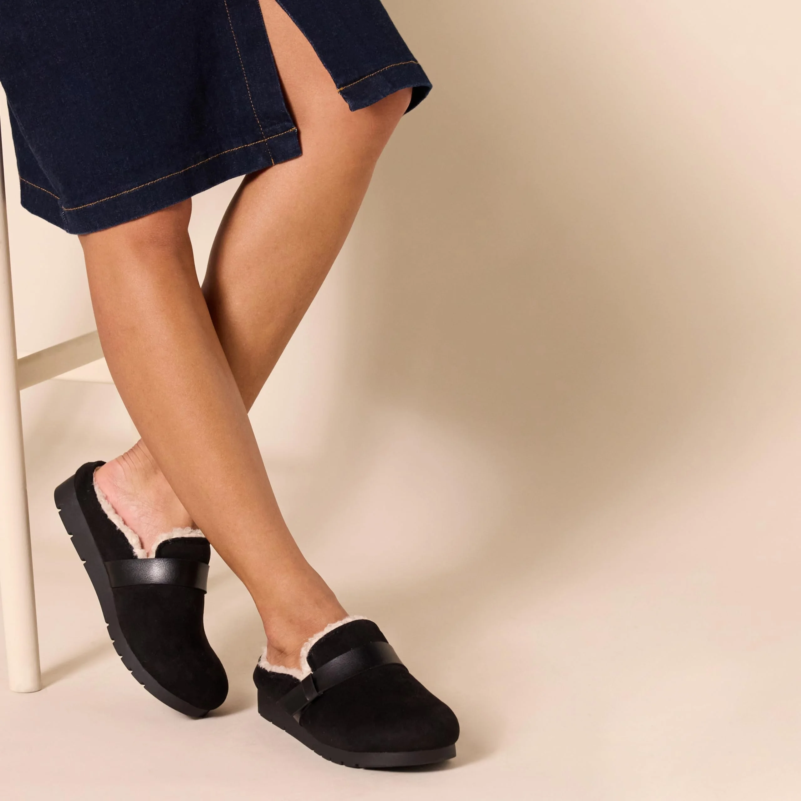 Amazon Essentials black shearling-lined mule photo 2