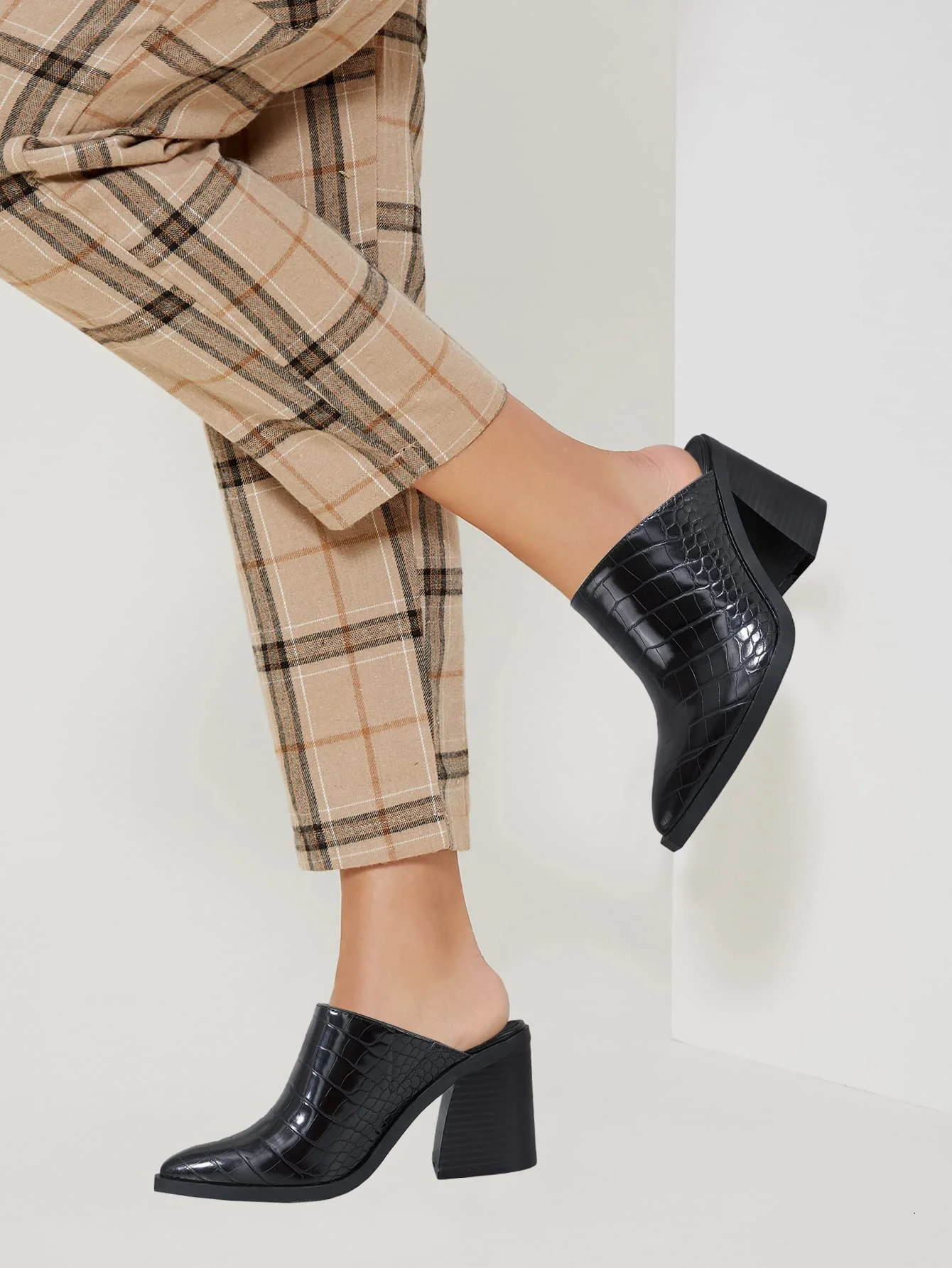 JeimPoey black croc-embossed heeled mule photo 4