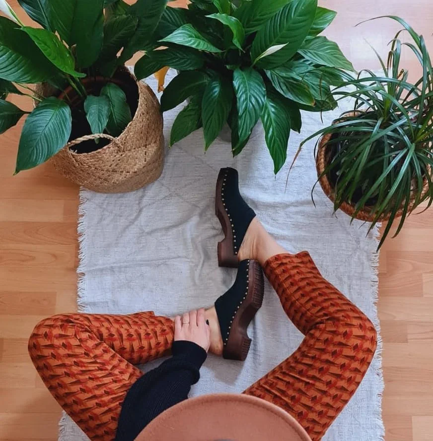 Sandgrens black leather wooden clog photo 2